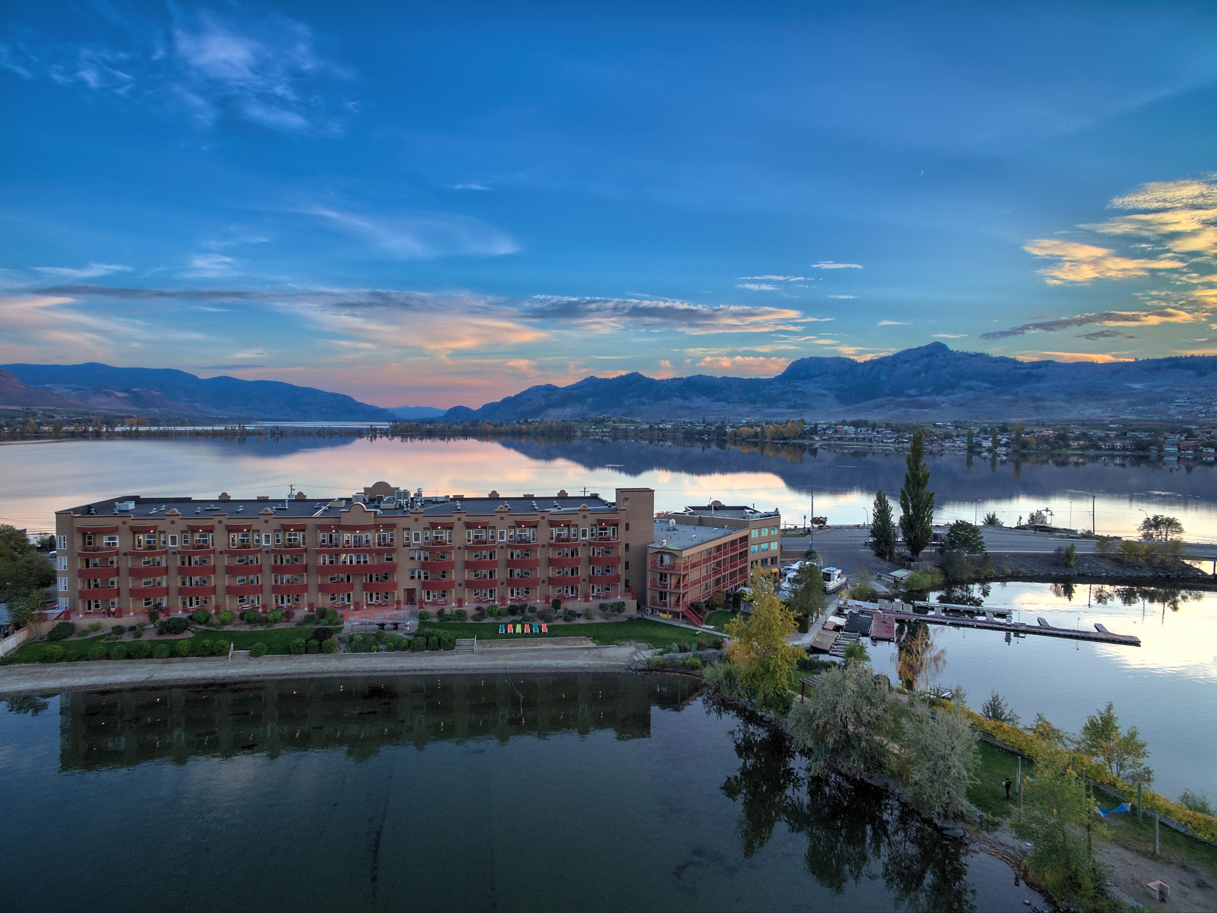 Holiday Inn Hotel & Suites Osoyoos By Ihg Exteriör bild