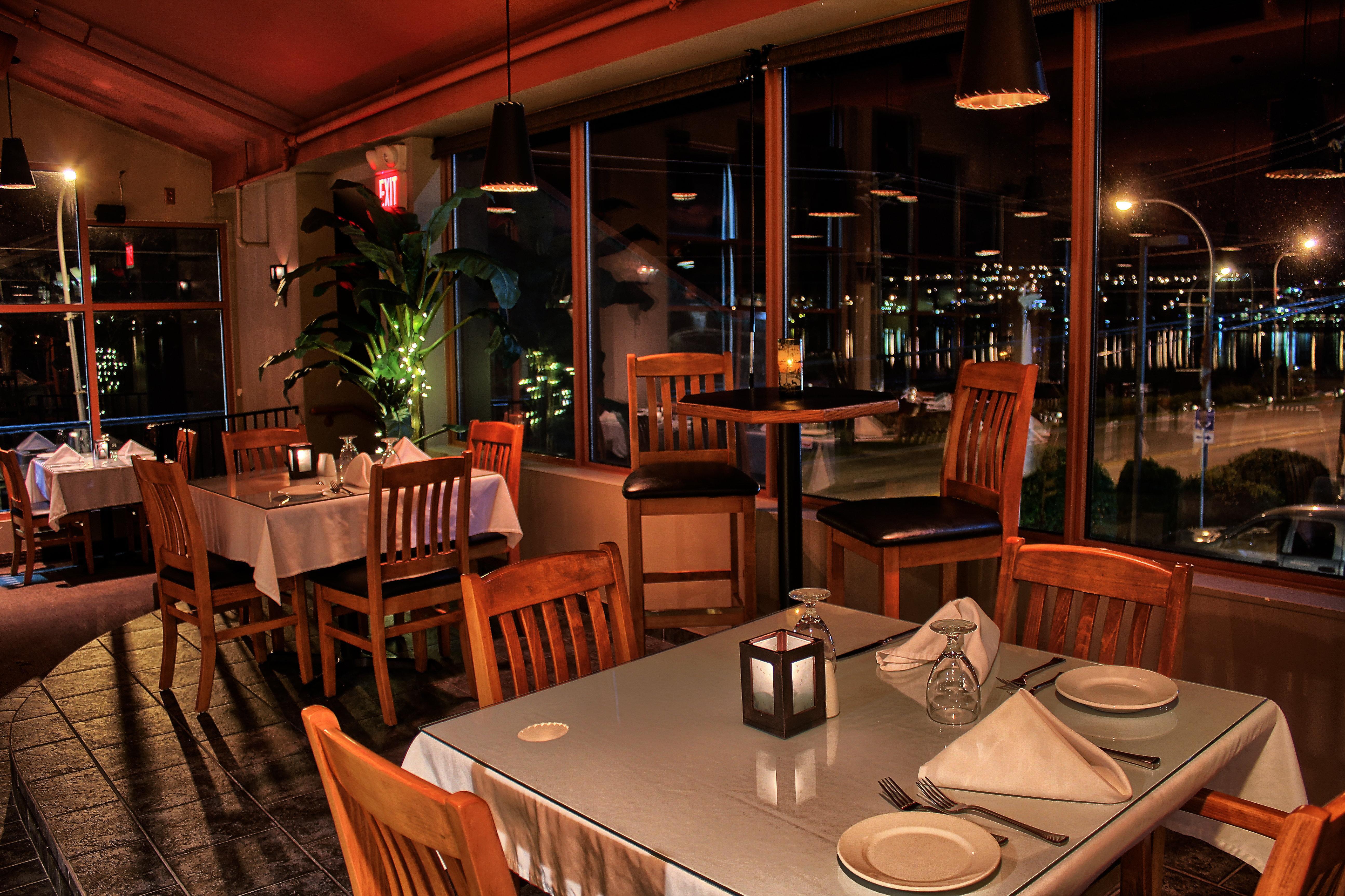Holiday Inn Hotel & Suites Osoyoos By Ihg Exteriör bild