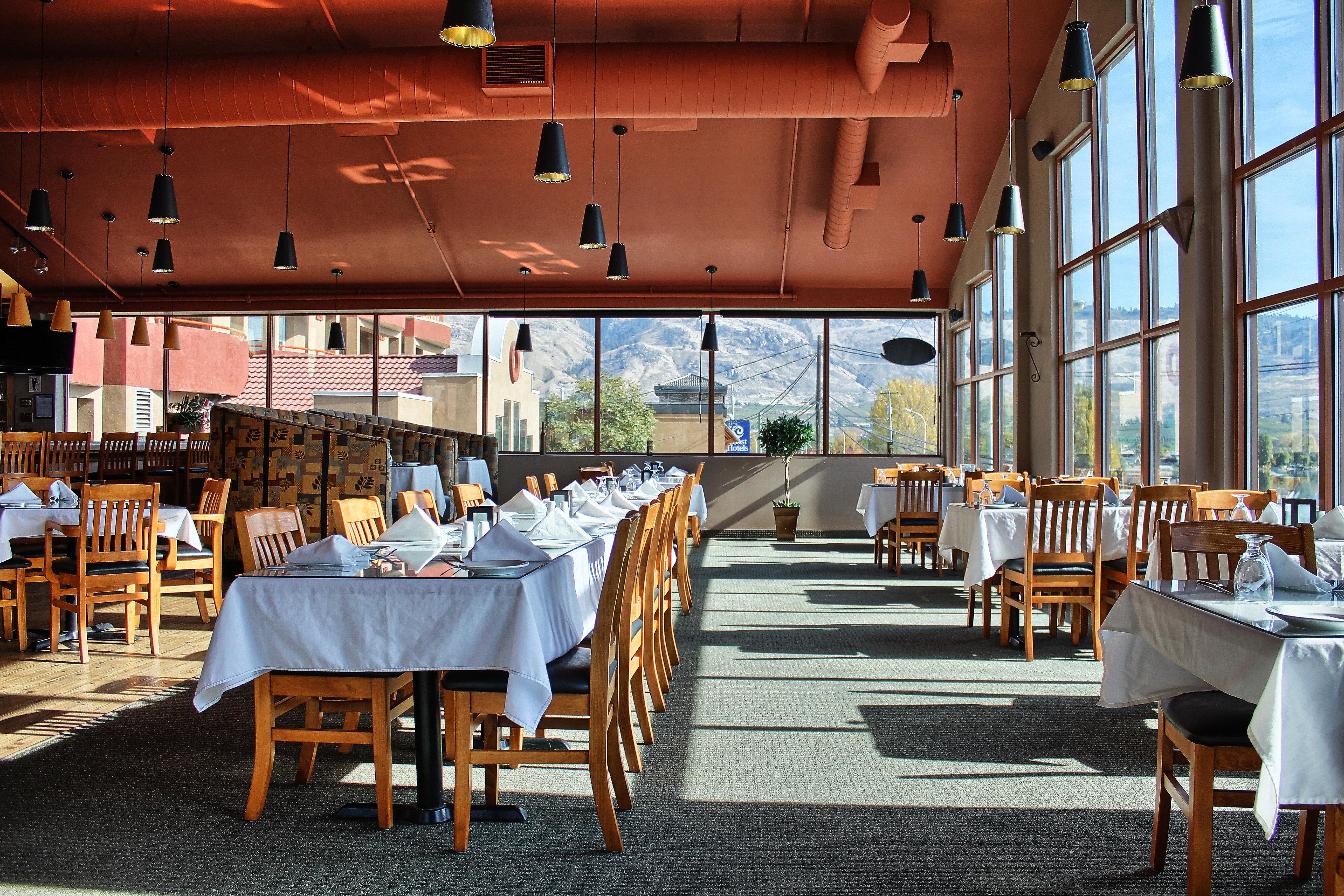 Holiday Inn Hotel & Suites Osoyoos By Ihg Exteriör bild