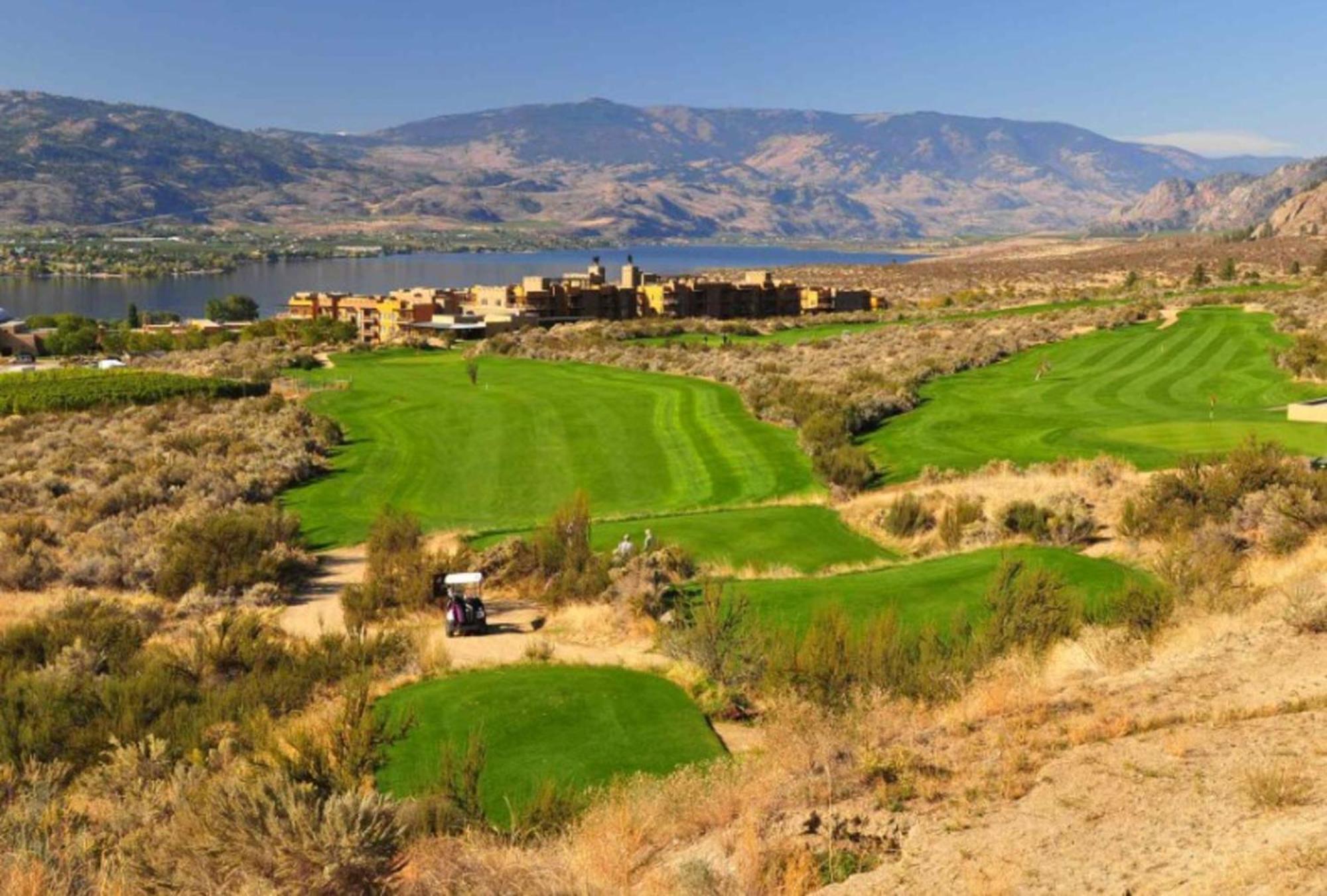 Holiday Inn Hotel & Suites Osoyoos By Ihg Exteriör bild